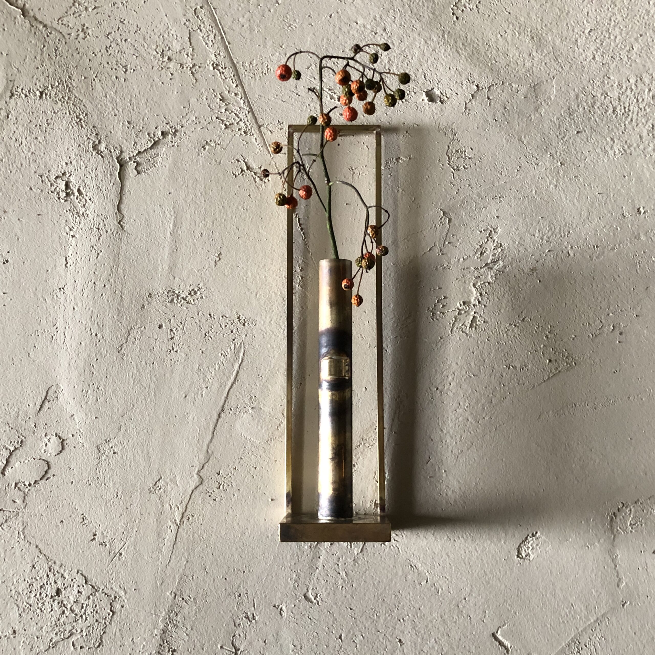 “再入荷” Flower Wall Cylinder Vase (壁掛け一輪挿し) −Antique Brass−