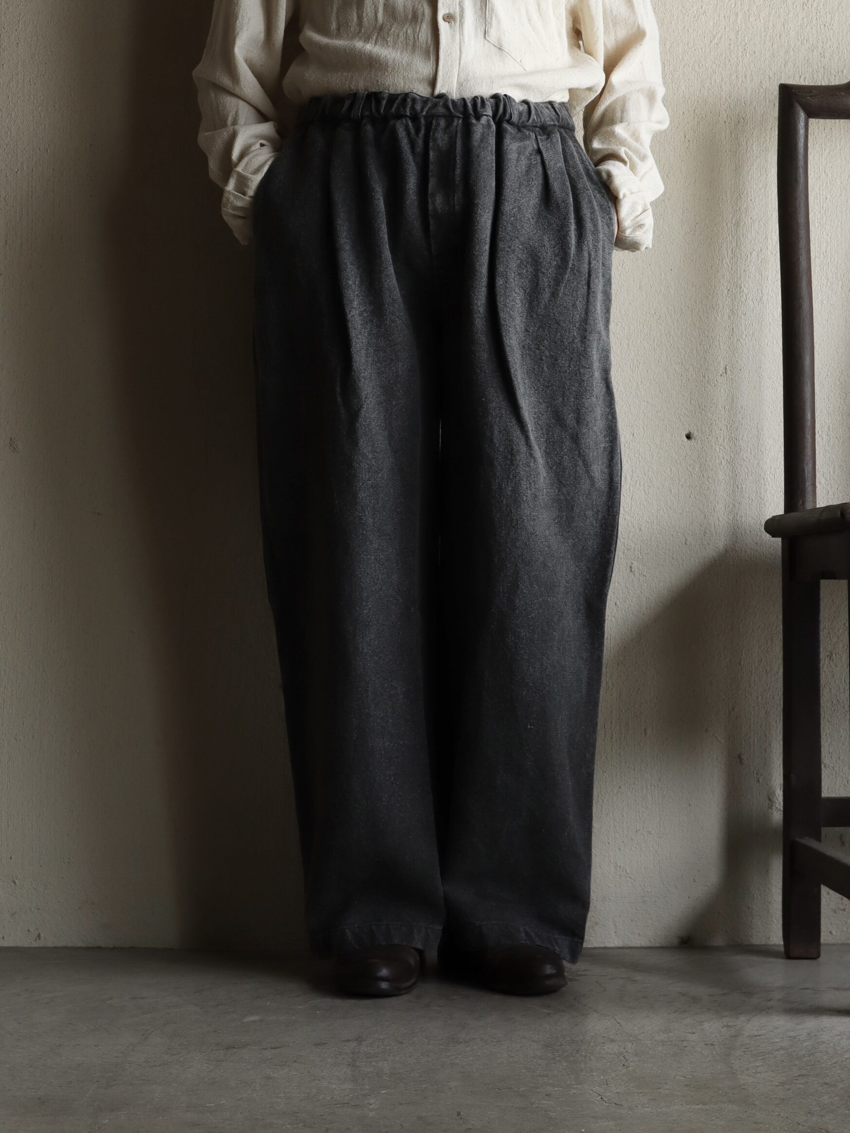 90s　ALL LINEN　リネン　麻　イージーパンツ　ワイド型　2タック　炭黒 90s ALL LINEN リネン 麻 イージーパンツ ワイド型 2タック 炭黒