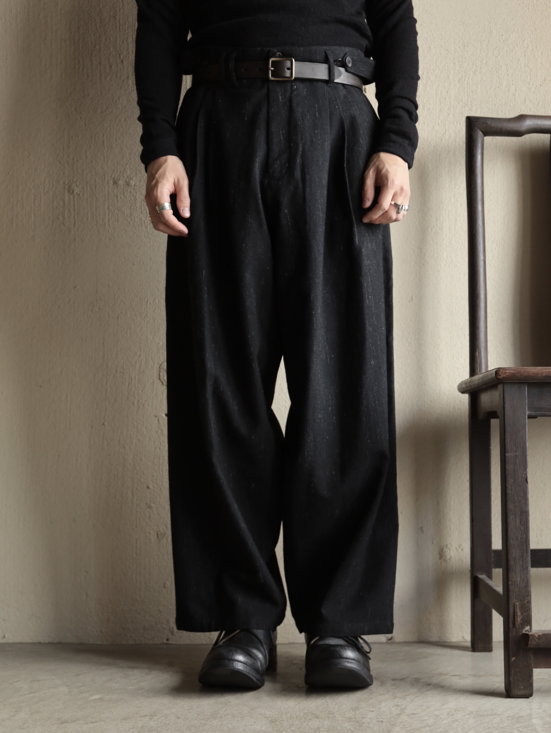 パンツ COMOLI linen wool 2tuck slacks COMOLI